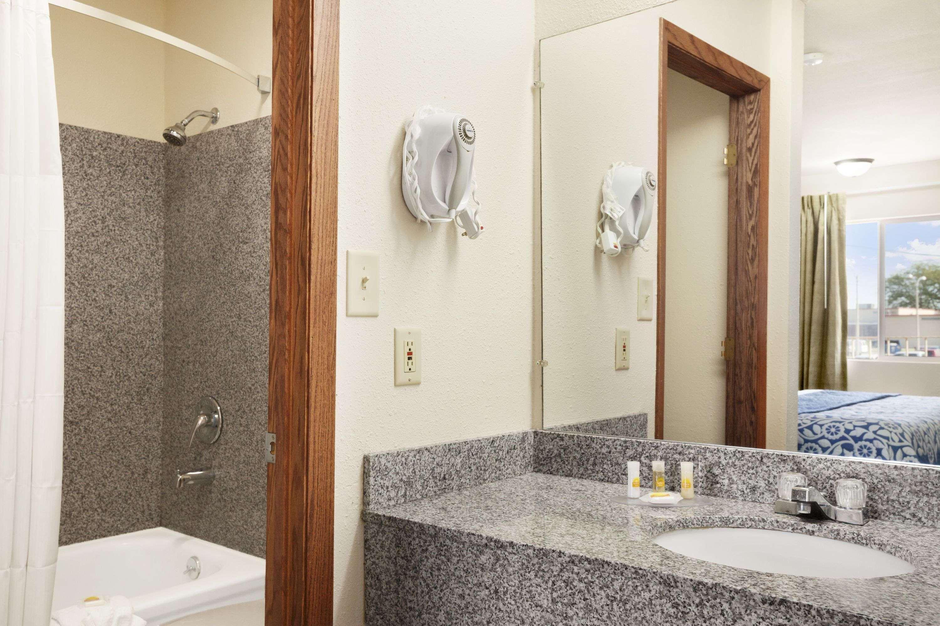 Days Inn By Wyndham Champaign/Urbana Luaran gambar