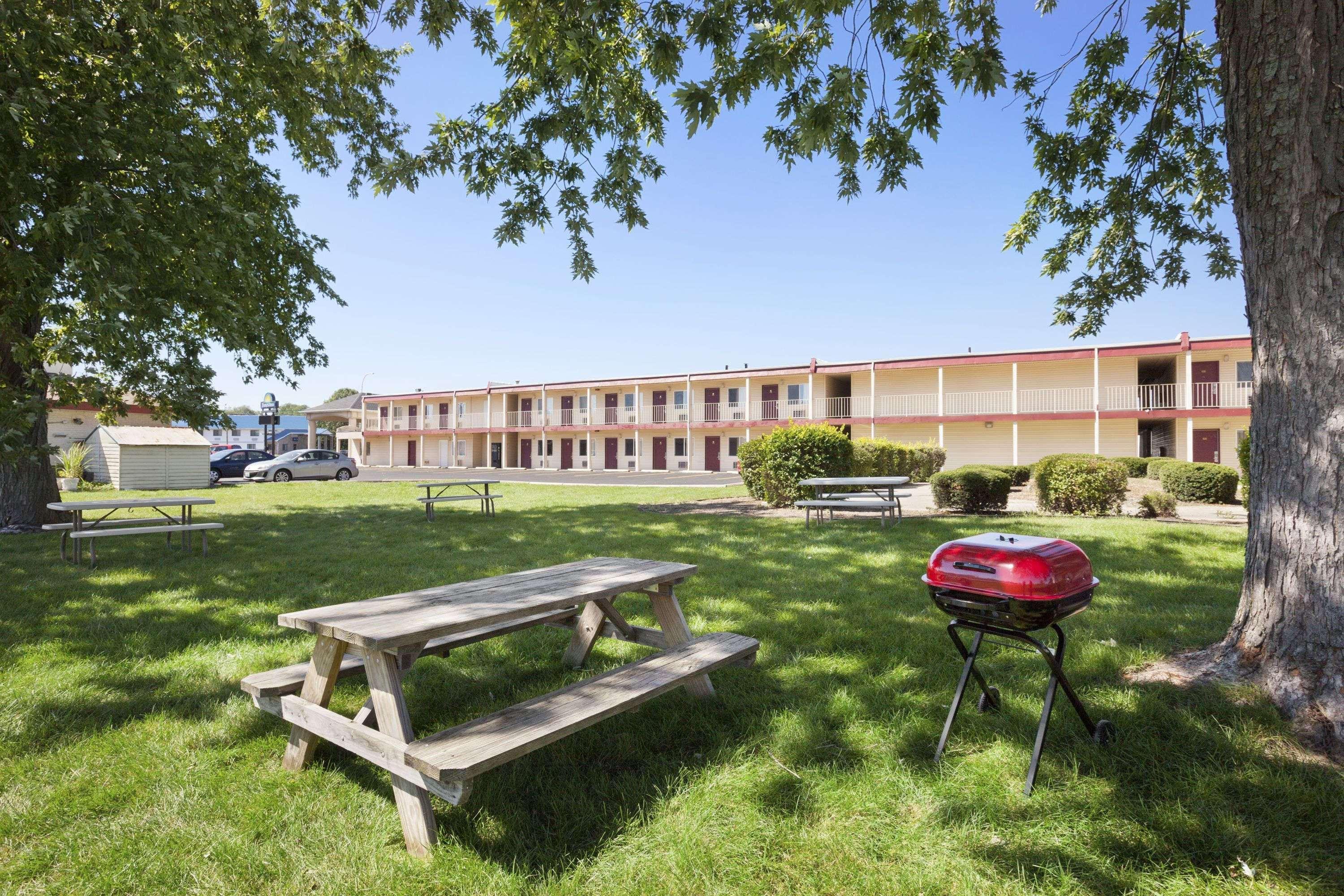 Days Inn By Wyndham Champaign/Urbana Luaran gambar